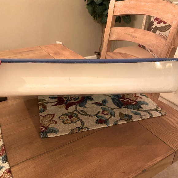 Vintage Enamel Tray w/built in pour spout - Picture 3 of 7